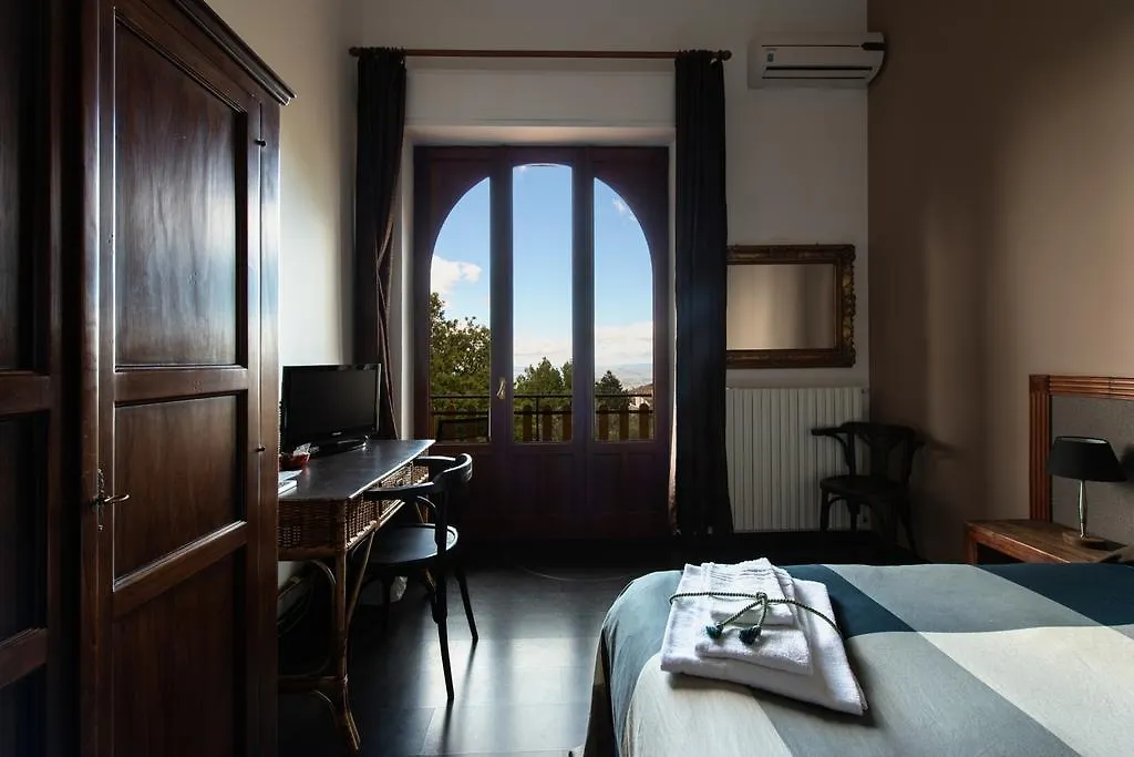 *** Couette-café Domus Verdiana Ragalna Italie